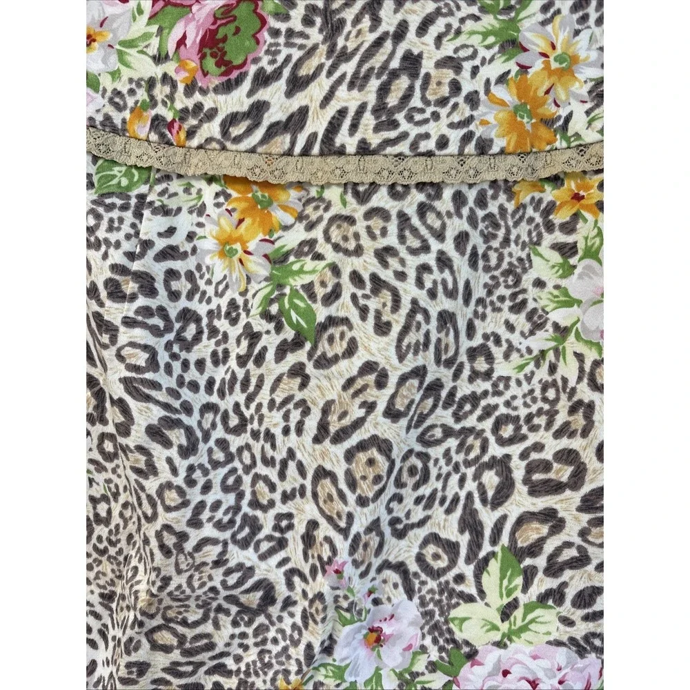 Betu Sport - Mini Skirt Women’s Size 8 Leopard/Floral Print With Lace Trim Y2K